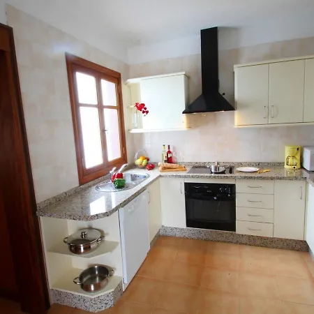 Residencial Los Claveles - Cristina * Playa Blanca (Lanzarote)