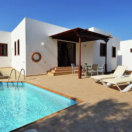 Willa Residencial Los Claveles - Cristina *